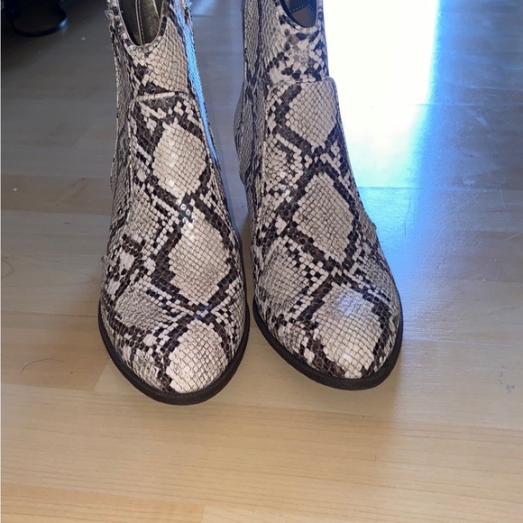 Style & Co Mykenna Women Western Snake Boots 8M 2in Heel Animal Print Cowgirl - Picture 3 of 11